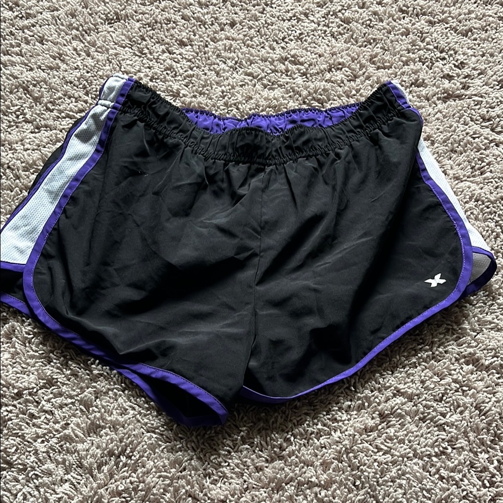 Xersion semi fitted active shorts